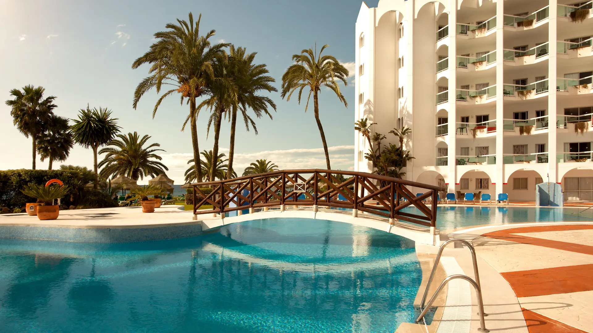 Ona Marinas De Nerja Spa Resort 4*,