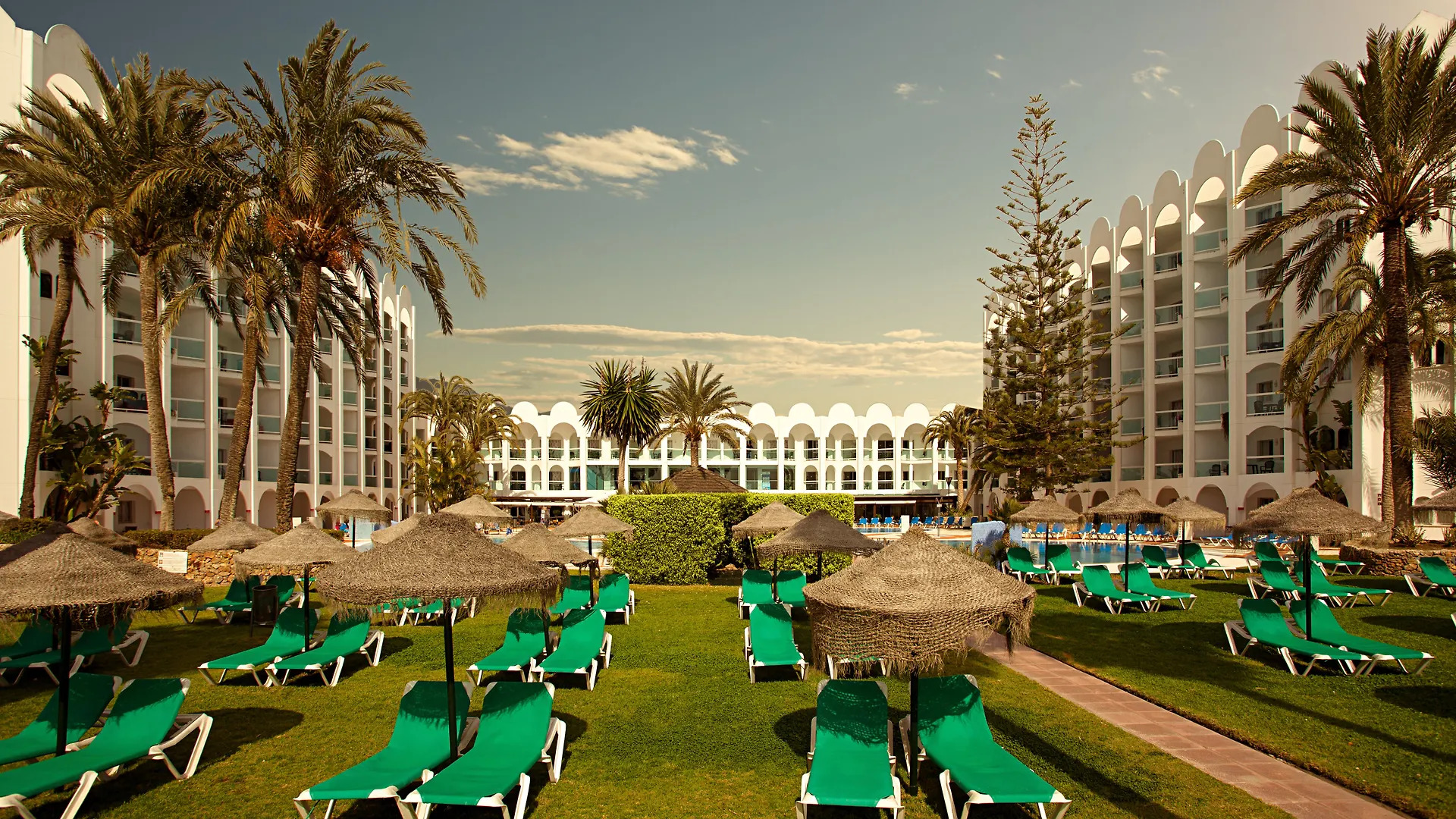 Ona Marinas De Nerja Spa Resort 4*,